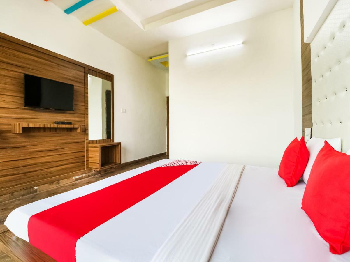 Oyo 47630 Grand Villa Moga Buitenkant foto