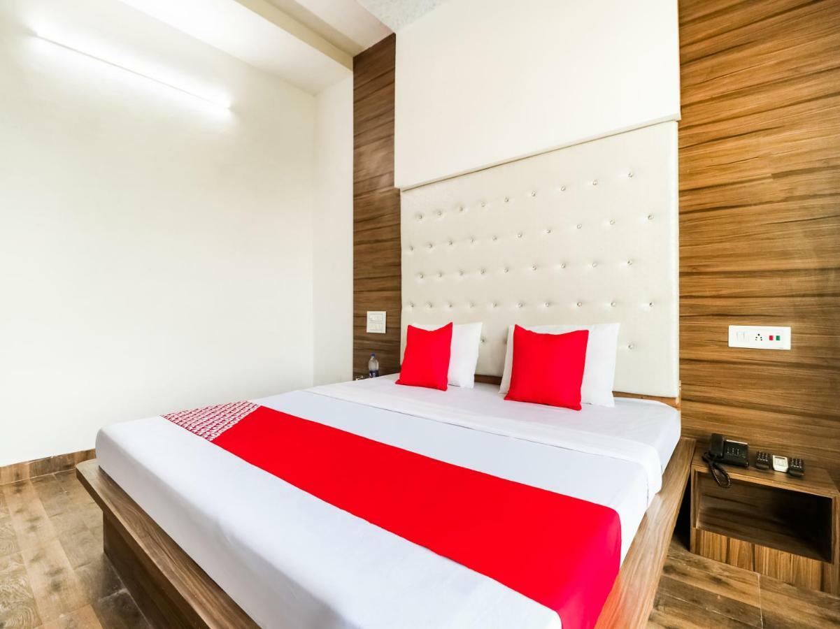 Oyo 47630 Grand Villa Moga Buitenkant foto